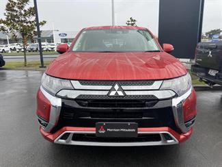 2019 Mitsubishi Outlander - Thumbnail