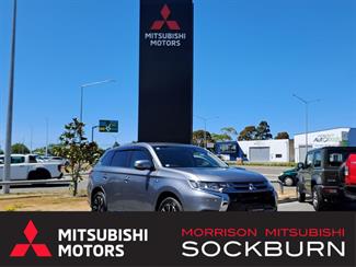 2017 Mitsubishi Outlander - Thumbnail