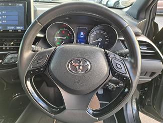 2019 Toyota C-HR - Thumbnail