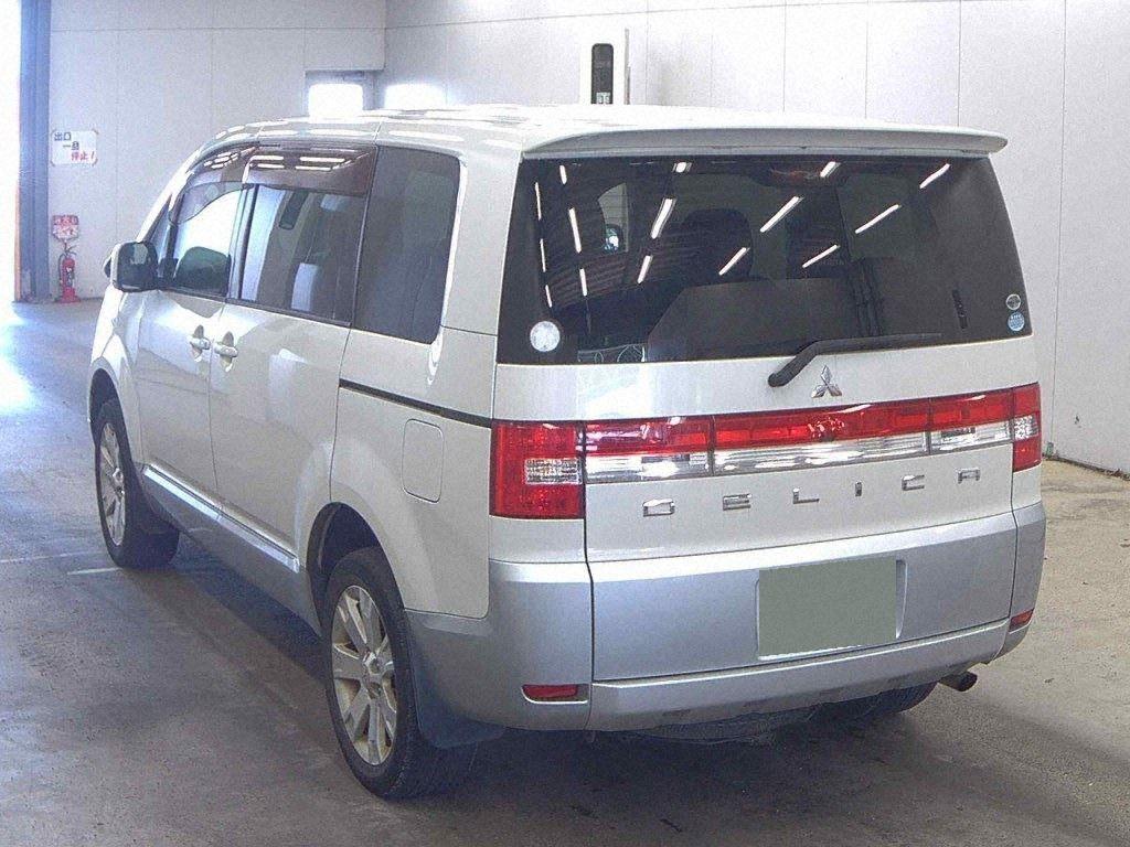 2011 Mitsubishi DELICA D:5